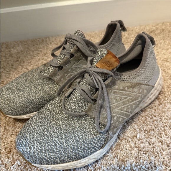 New Balance Light Gray Athletic Shoes - Picture 4 of 7